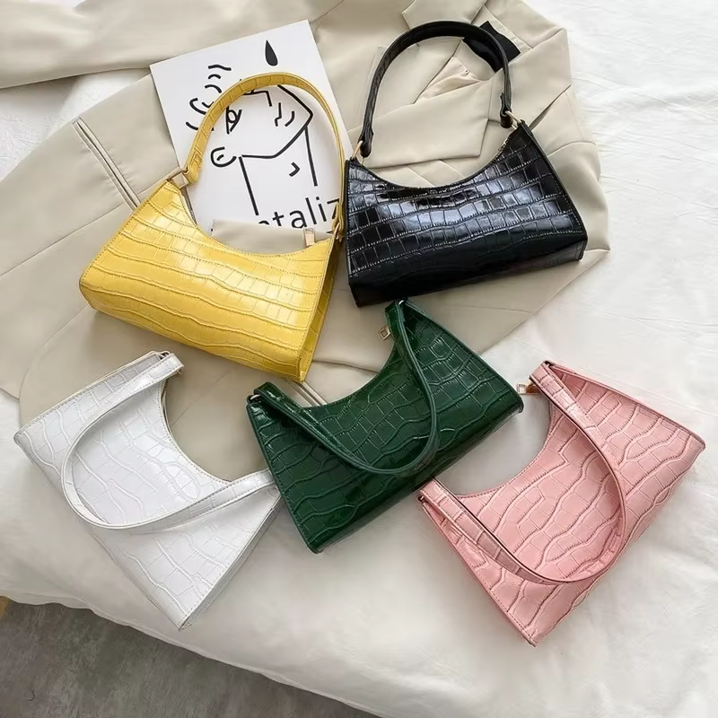 ZYB061 Chic and Minimalist: Croc-Embossed Shoulder Bag