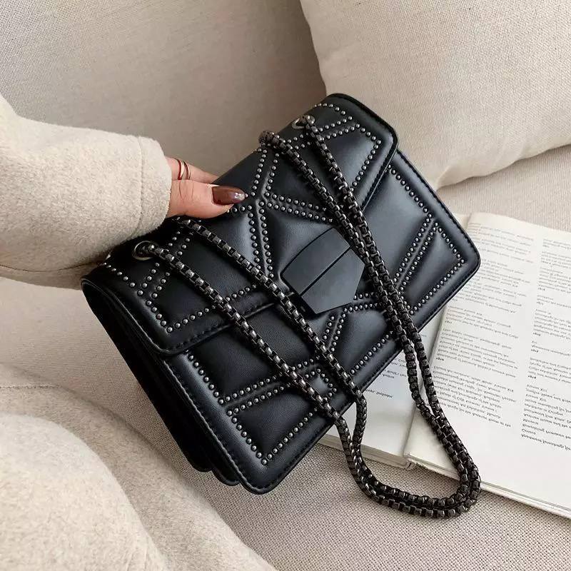 ZYB042 Versatile and Stylish: Multi-Pocket Crossbody Bag
